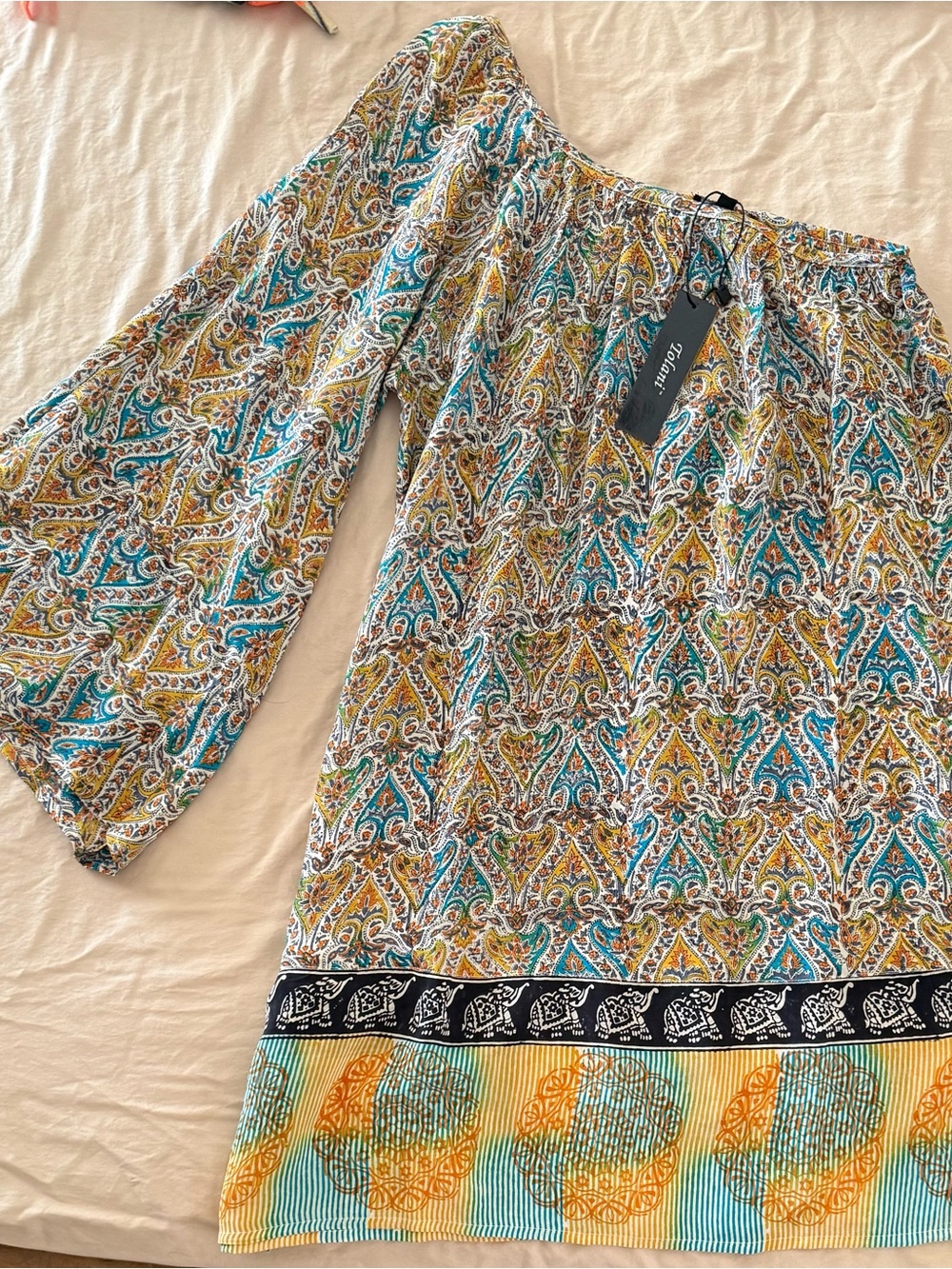 Tolani Elaine single flaired sleeve mini dress. Size Small.
